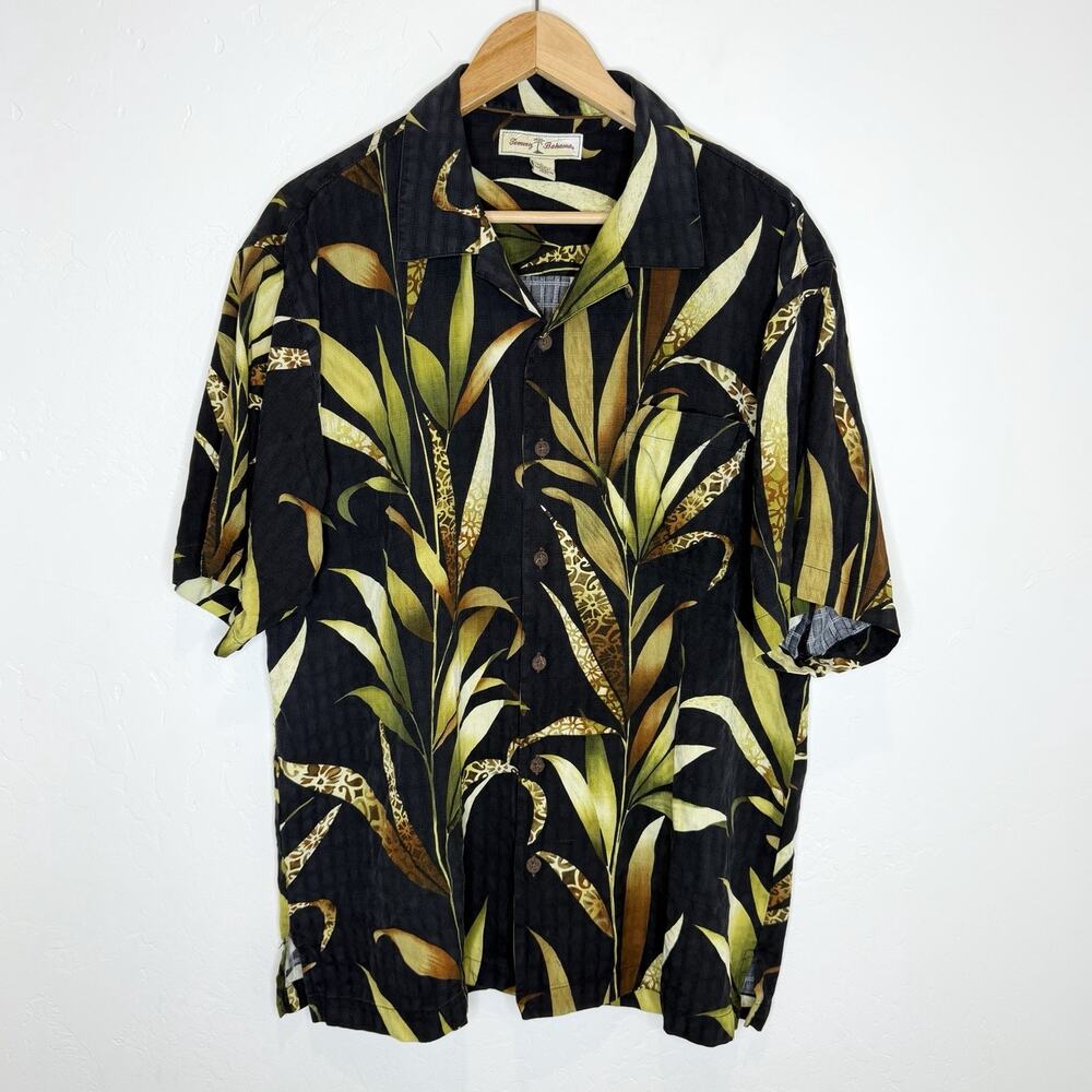 Tommy Bahama Silk Camp Shirt Men’s Large Hawaiian Print Black Button Up